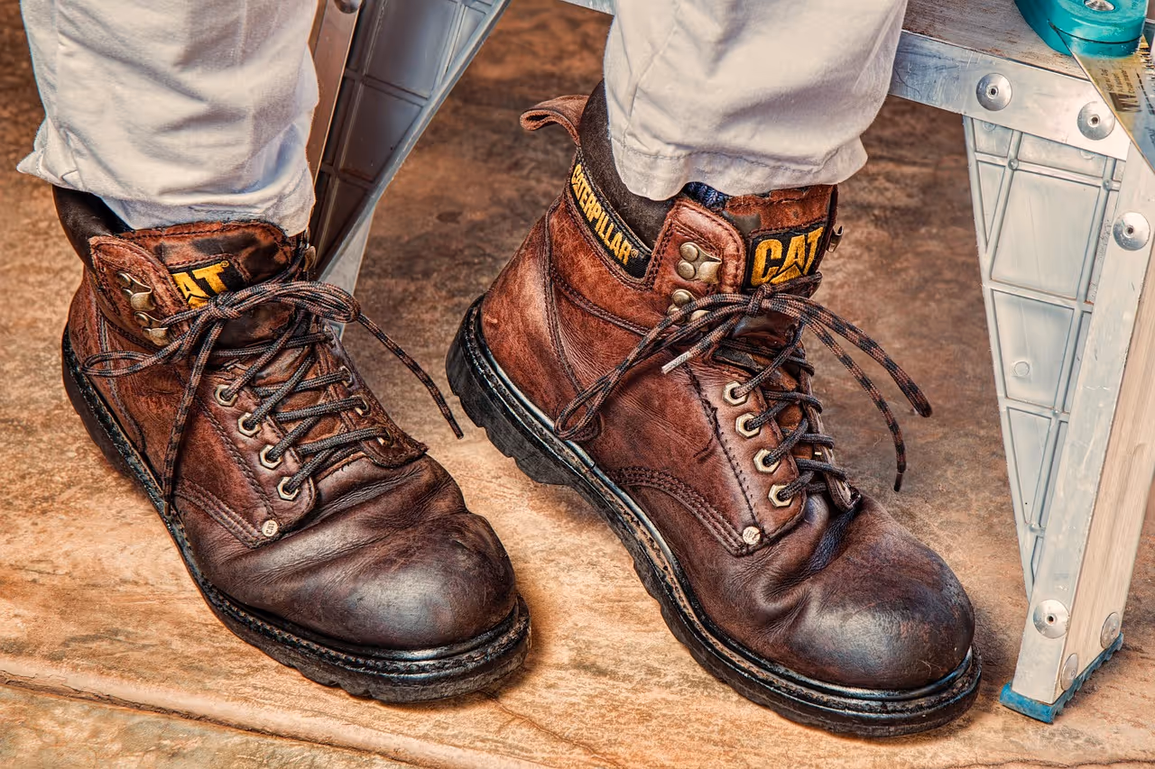 Dettaglio di scarpe antinfortunistiche